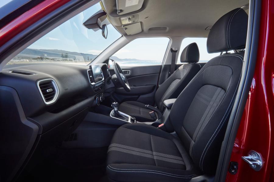Интерьер Hyundai Venue Active 2019 года  (AU) (фото 15 из 24)